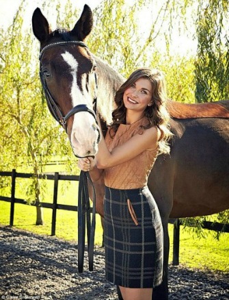 Trad GF in Skirt with Horse
